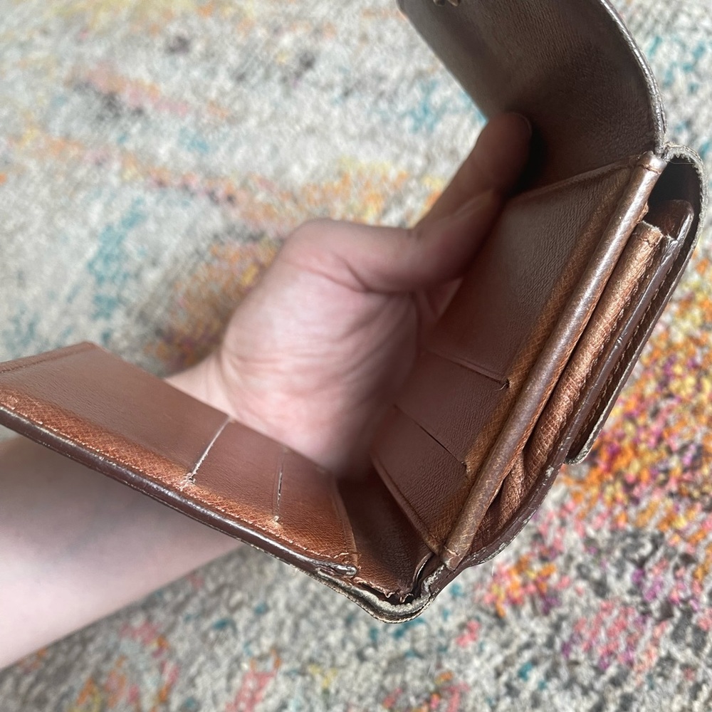 Louis Vuitton Classic Monogram Double Sided Snap Wallet - Picture 6 of 8